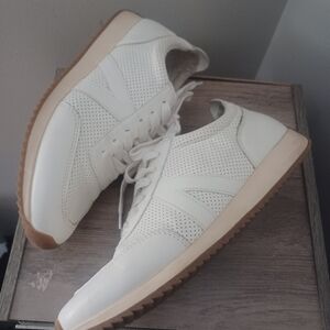 Maurices Farrah White Trainers Sneakers Sz 8